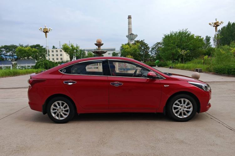 Used Hyundai Verna (new generation) 2016 1.4L Automatic Cool Edition GLS Exterior 2