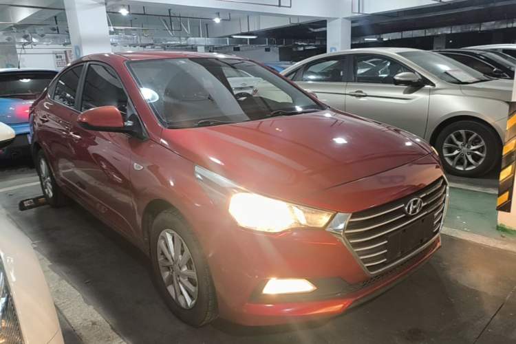 Used Hyundai Verna (new generation) 2016 1.4L Automatic Cool Edition GLS Front Right 45 Deg