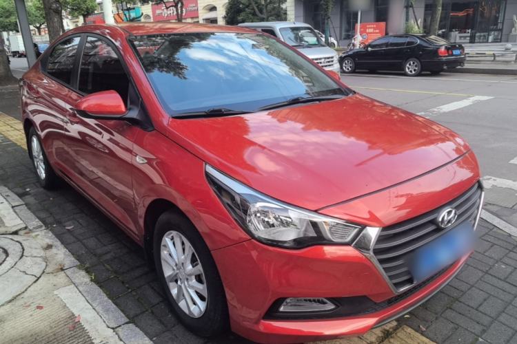 Used Hyundai Verna (new generation) 2016 1.4L Automatic Cool Edition GLS Front Right 45 Deg