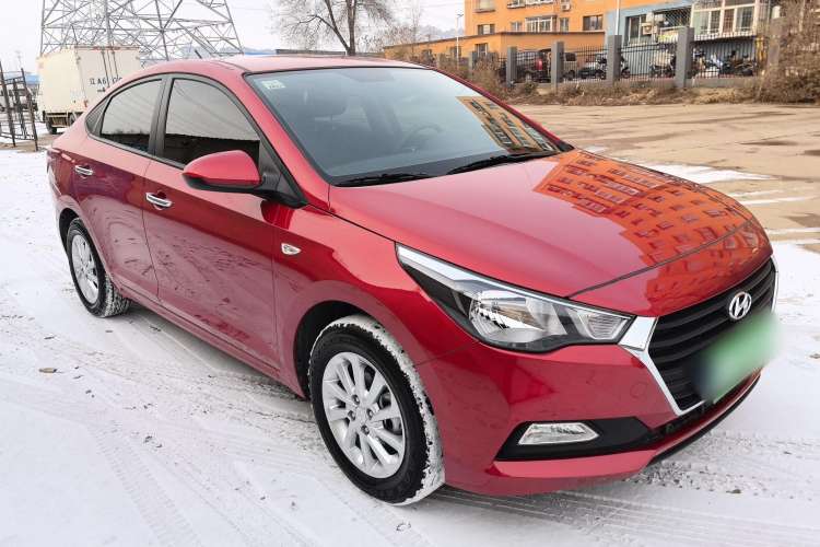 Used Hyundai Verna (new generation) 2016 1.4L Automatic Cool Edition GLS Front Right 45 Deg