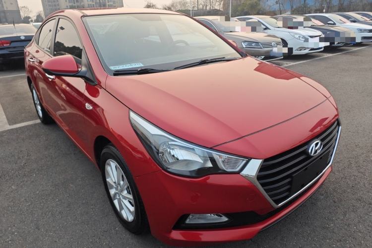 Used Hyundai Verna (new generation) 2016 1.4L Automatic Cool Edition GLS Front Right 45 Deg