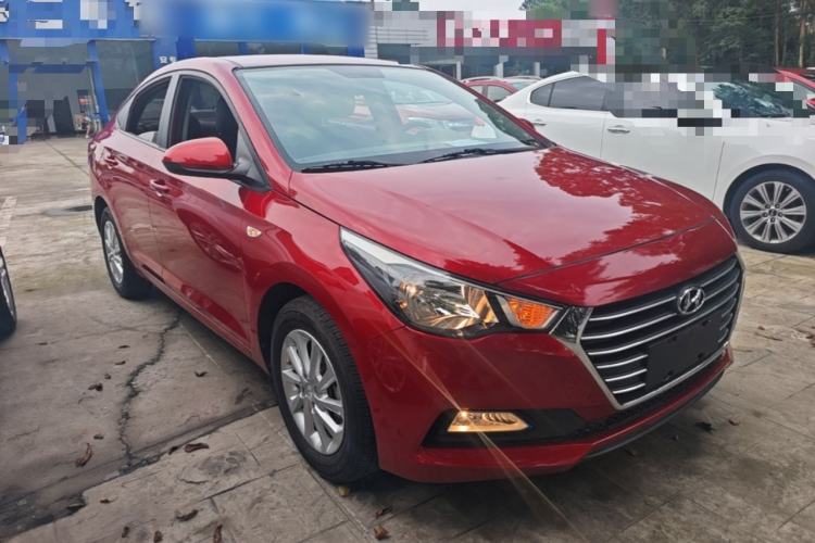 Used Hyundai Verna (new generation) 2016 1.4L Manual Cool Edition GLS Front Right 45 Deg