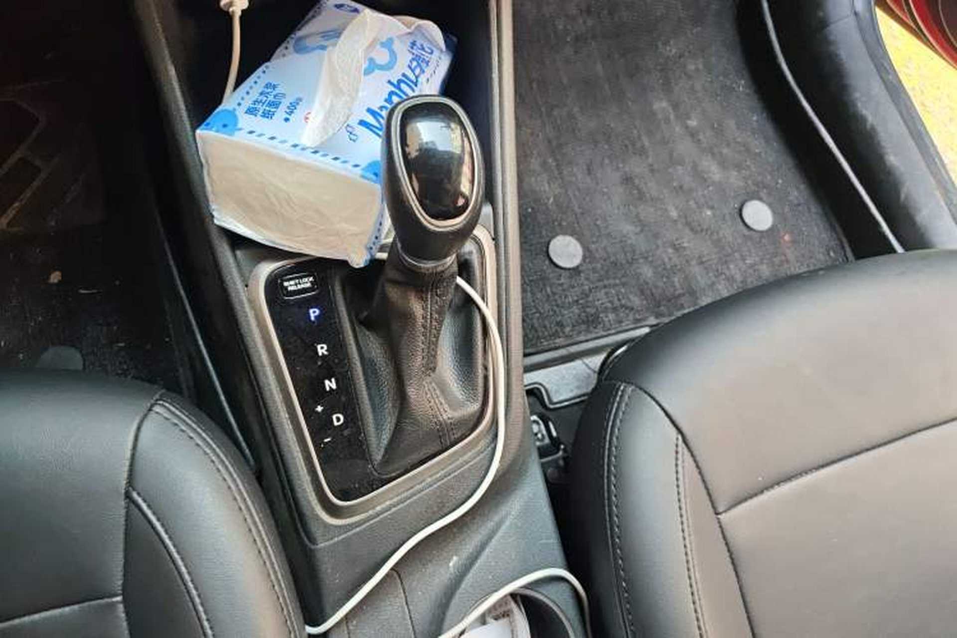 Used Hyundai Verna (new generation) 2016 1.4L Automatic Cool Edition GLS Gear Lever
