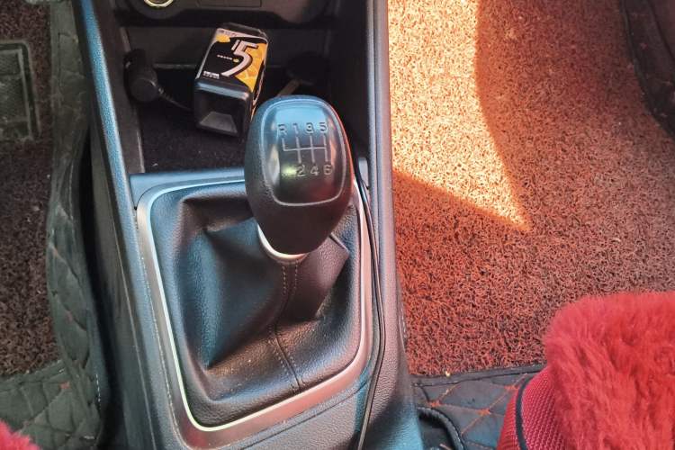 Used Hyundai Verna (new generation) 2016 1.4L Manual Youth Edition GS Gear Lever