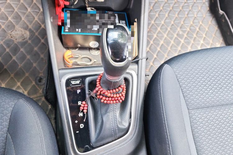 Used Hyundai Verna (new generation) 2016 1.4L Automatic Elite Edition TOP Gear Lever