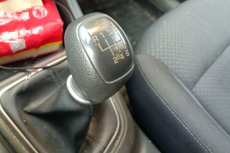 Used Hyundai Verna (new generation) 2016 1.4L Manual Cool Edition GLS Gear Lever