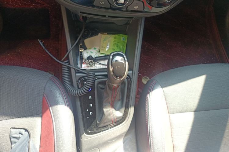 Used Hyundai Verna (new generation) 2016 1.4L Automatic Sport Edition Gear Lever