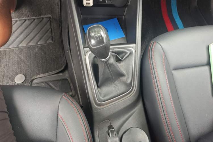 Used Hyundai Verna (new generation) 2016 1.4L Manual Cool Edition GLS Gear Lever