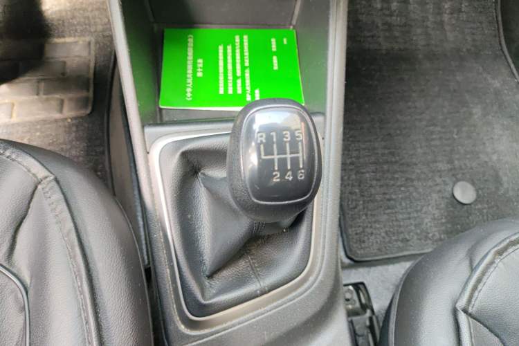 Used Hyundai Verna (new generation) 2016 1.4L Manual Cool Edition GLS Gear Lever
