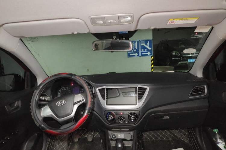 Used Hyundai Verna (new generation) 2016 1.4L Manual Cool Edition GLS Headliner