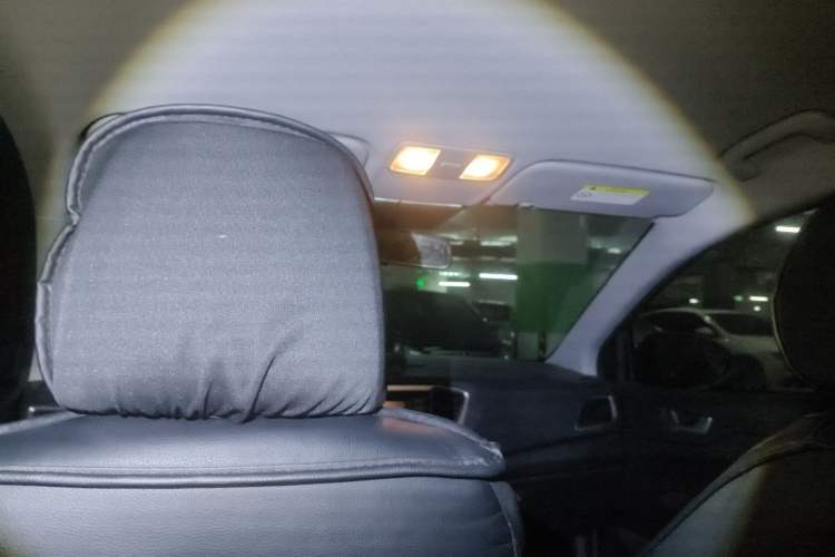 Used Hyundai Verna (new generation) 2016 1.4L Automatic Cool Edition GLS Headliner