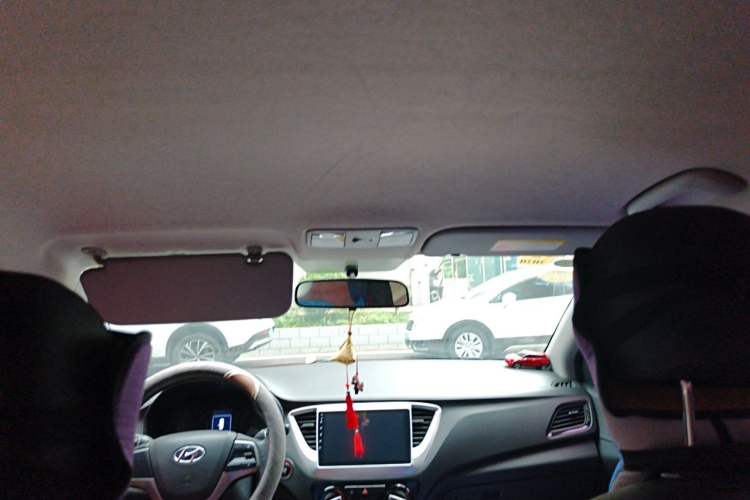 Used Hyundai Verna (new generation) 2016 1.4L Automatic Sport Edition Headliner