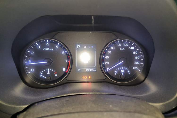 Used Hyundai Verna (new generation) 2016 1.4L Automatic Sport Edition Instrument Cluster
