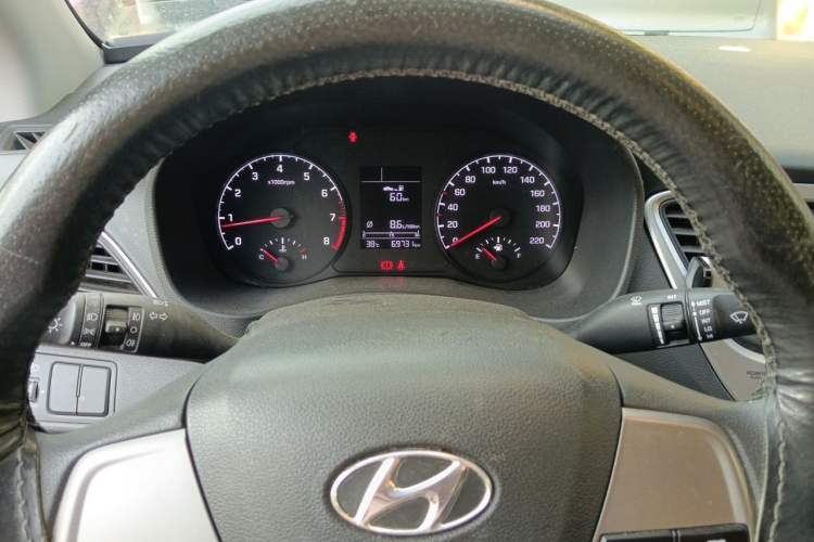 Used Hyundai Verna (new generation) 2016 1.4L Manual Cool Edition GLS Instrument Cluster