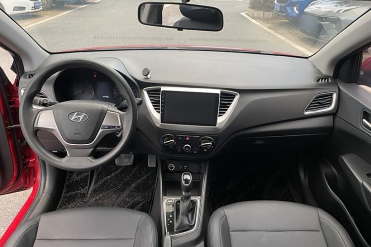 Used Hyundai Verna (new generation) 2016 1.4L Automatic Cool Edition GLS Interior 1