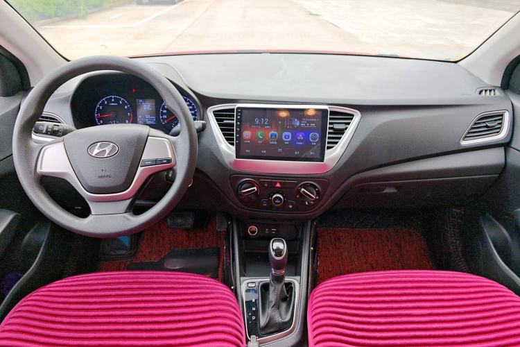 Used Hyundai Verna (new generation) 2016 1.4L Automatic Cool Edition GLS Interior 3