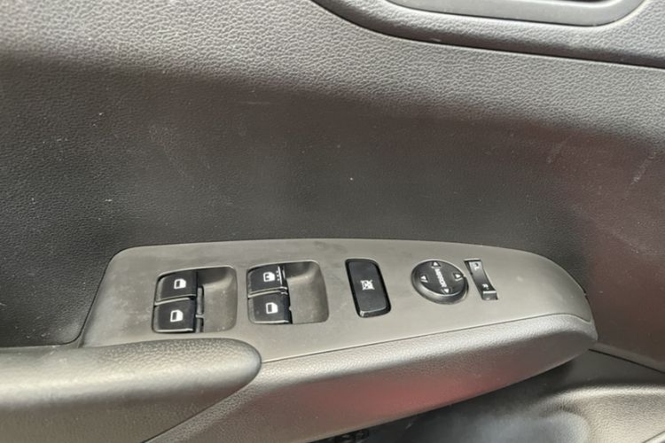 Used Hyundai Verna (new generation) 2016 1.4L Automatic Cool Edition GLS Interior 4