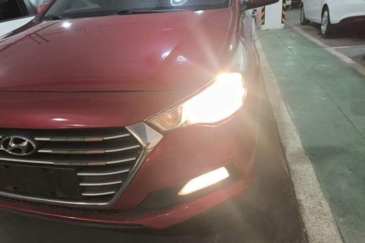 Used Hyundai Verna (new generation) 2016 1.4L Automatic Cool Edition GLS Left Front Headlight