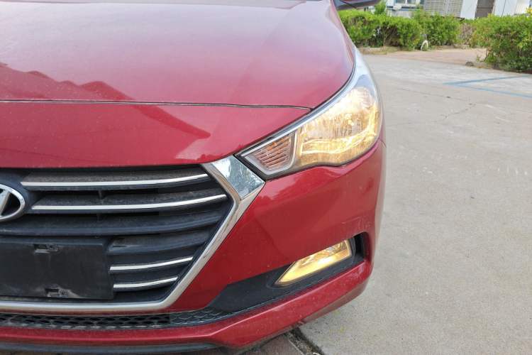 Used Hyundai Verna (new generation) 2016 1.4L Manual Cool Edition GLS Left Front Headlight