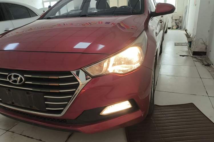 Used Hyundai Verna (new generation) 2016 1.4L Automatic Cool Edition GLS Left Front Headlight