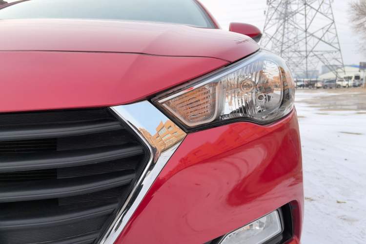 Used Hyundai Verna (new generation) 2016 1.4L Automatic Cool Edition GLS Left Front Headlight