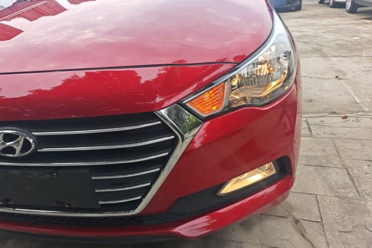 Used Hyundai Verna (new generation) 2016 1.4L Manual Cool Edition GLS Left Front Headlight