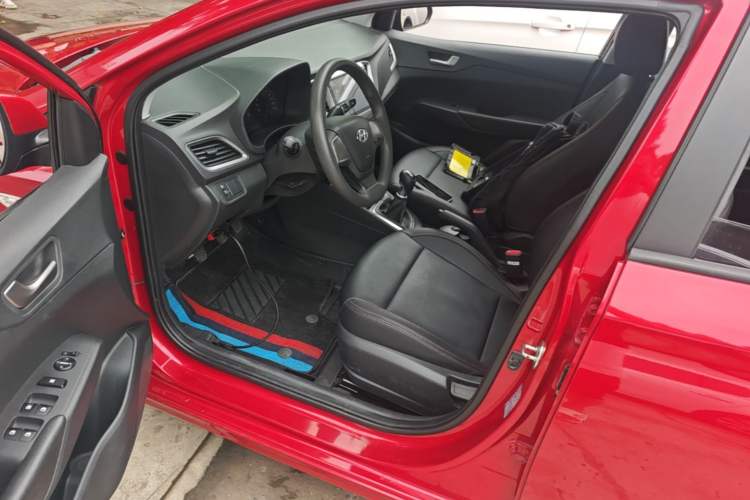 Used Hyundai Verna (new generation) 2016 1.4L Manual Cool Edition GLS Left Front Seat