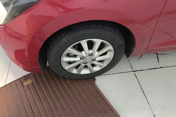 Used Hyundai Verna (new generation) 2016 1.4L Automatic Cool Edition GLS Left Front Wheel Hub