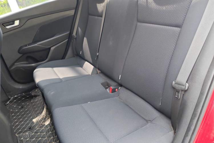 Used Hyundai Verna (new generation) 2016 1.4L Automatic Elite Edition TOP Left Rear Seat
