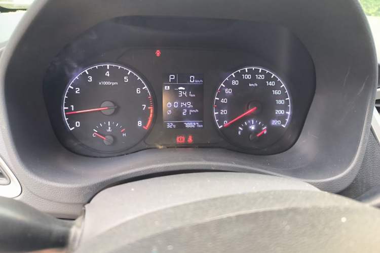 Used Hyundai Verna (new generation) 2016 1.4L Automatic Cool Edition GLS Odometer Close Up