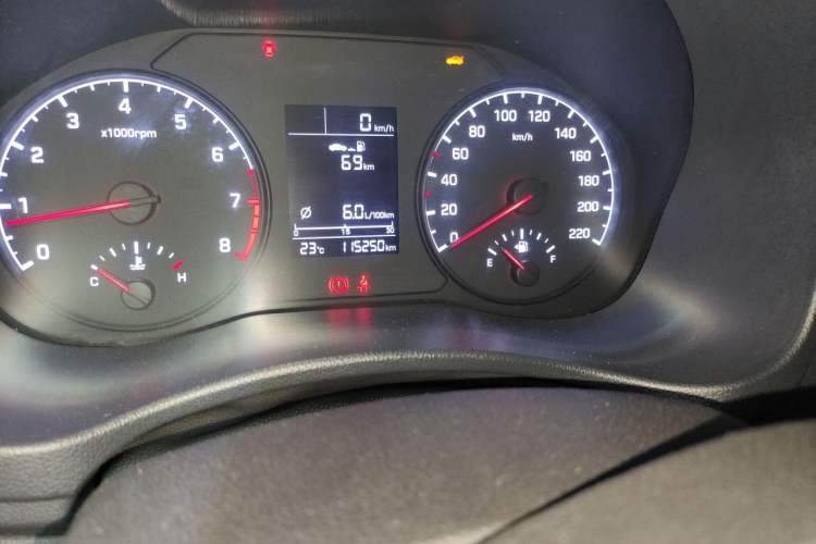 Used Hyundai Verna (new generation) 2016 1.4L Manual Cool Edition GLS Odometer Close Up