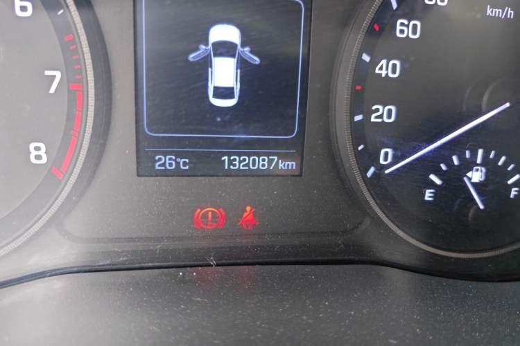 Used Hyundai Verna (new generation) 2016 1.4L Automatic Elite Edition TOP Odometer Close Up