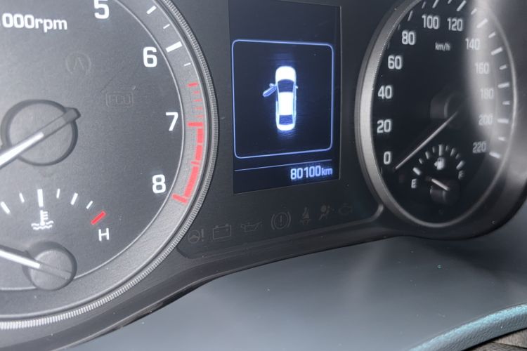 Used Hyundai Verna (new generation) 2016 1.4L Automatic Sport Edition Odometer Close Up