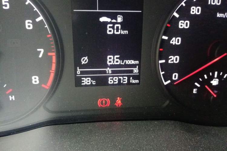 Used Hyundai Verna (new generation) 2016 1.4L Manual Cool Edition GLS Odometer Close Up