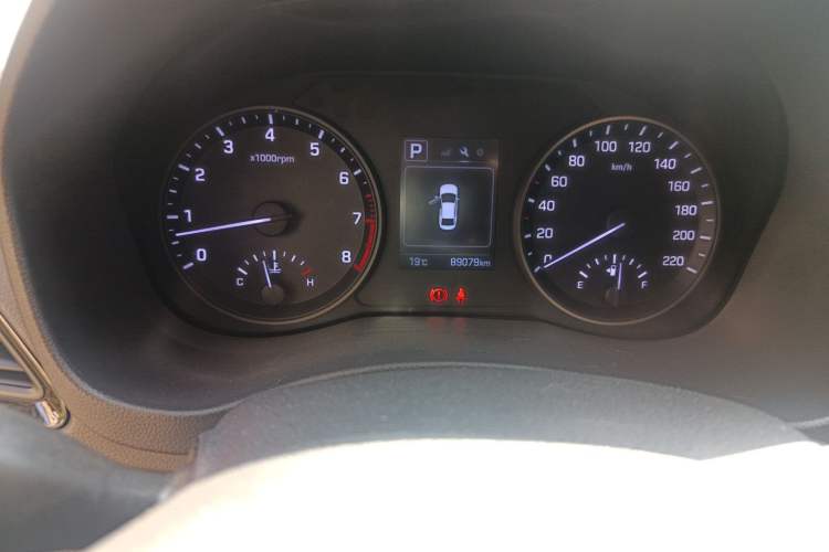 Used Hyundai Verna (new generation) 2016 1.4L Automatic Sport Edition Odometer Close Up