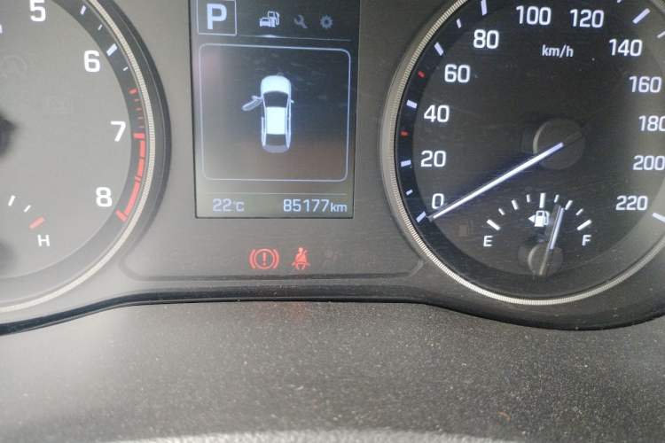 Used Hyundai Verna (new generation) 2016 1.4L Automatic Sport Edition Odometer Close Up