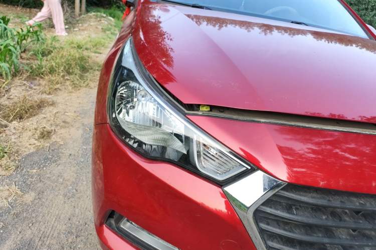 Used Hyundai Verna (new generation) 2016 1.4L Automatic Cool Edition GLS Right Front Headlight
