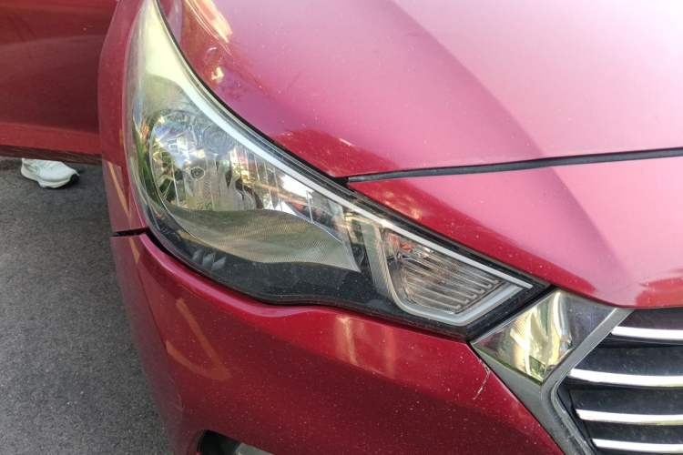 Used Hyundai Verna (new generation) 2016 1.4L Manual Cool Edition GLS Right Front Headlight
