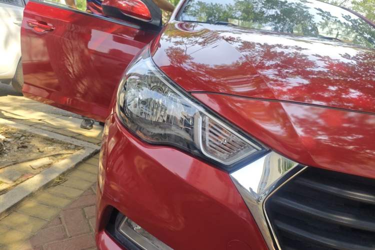 Used Hyundai Verna (new generation) 2016 1.4L Automatic Cool Edition GLS Right Front Headlight