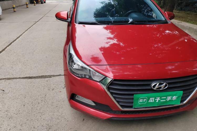Used Hyundai Verna (new generation) 2016 1.4L Automatic Sport Edition Right Front Headlight