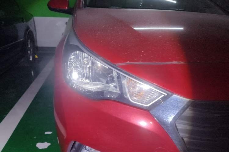 Used Hyundai Verna (new generation) 2016 1.4L Automatic Cool Edition GLS Right Front Headlight
