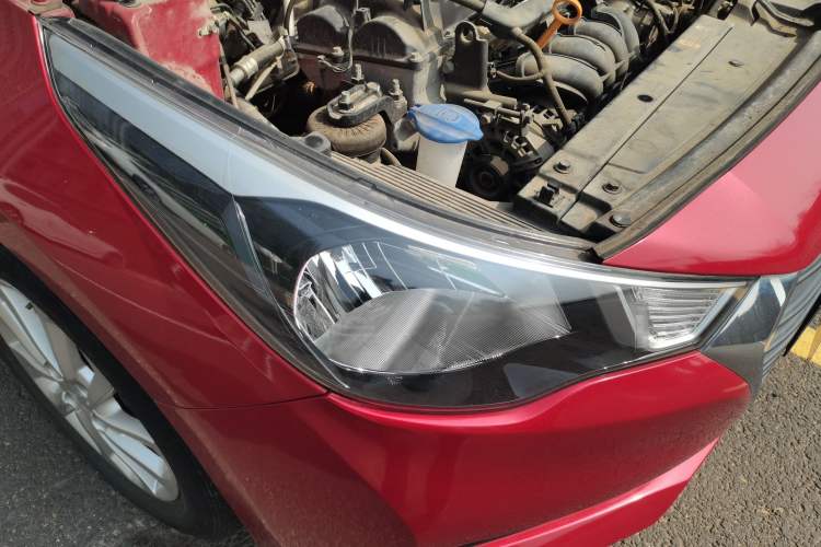 Used Hyundai Verna (new generation) 2016 1.4L Automatic Cool Edition GLS Right Front Headlight