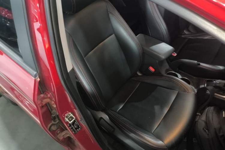 Used Hyundai Verna (new generation) 2016 1.4L Automatic Cool Edition GLS Right Front Seat