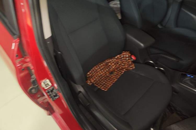 Used Hyundai Verna (new generation) 2016 1.4L Automatic Cool Edition GLS Right Front Seat