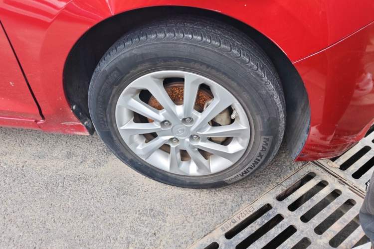 Used Hyundai Verna (new generation) 2016 1.4L Automatic Elite Edition TOP Right Front Wheel Hub