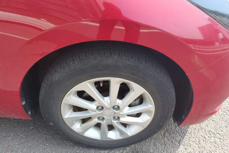 Used Hyundai Verna (new generation) 2016 1.4L Automatic Cool Edition GLS Right Front Wheel Hub