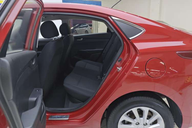 Used Hyundai Verna (new generation) 2016 1.4L Automatic Cool Edition GLS Right Rear Seat