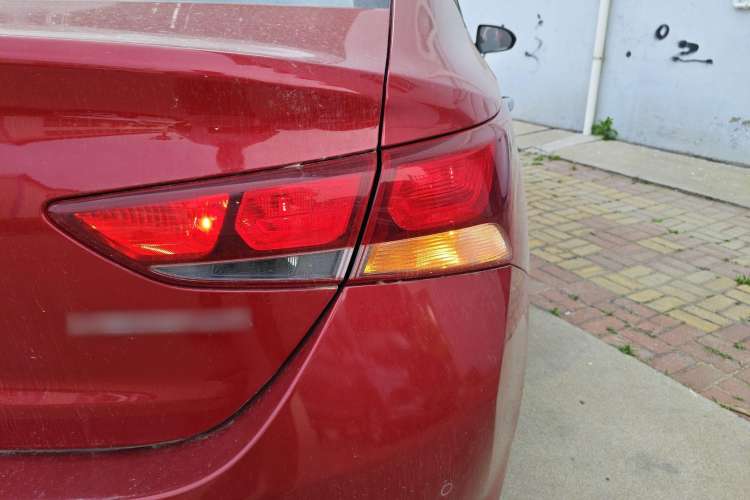 Used Hyundai Verna (new generation) 2016 1.4L Manual Cool Edition GLS Right Rear Taillight