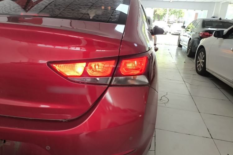 Used Hyundai Verna (new generation) 2016 1.4L Automatic Cool Edition GLS Right Rear Taillight
