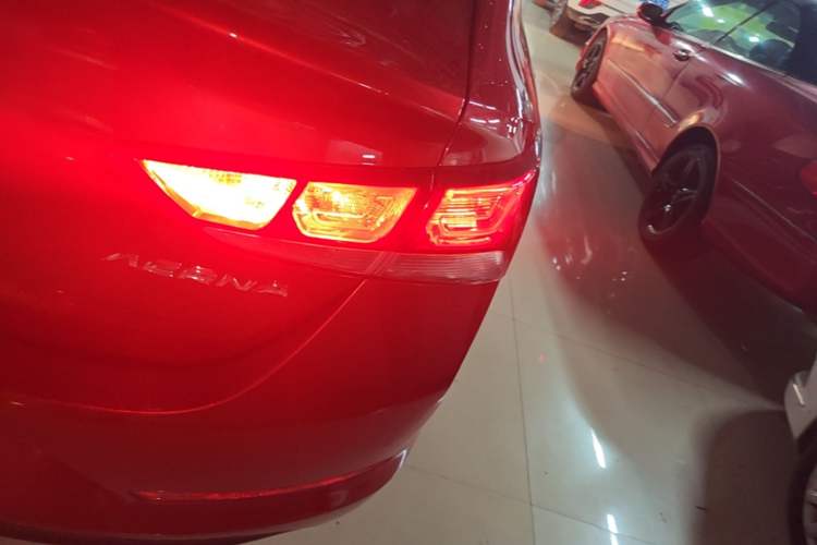 Used Hyundai Verna (new generation) 2016 1.4L Automatic Cool Edition GLS Right Rear Taillight